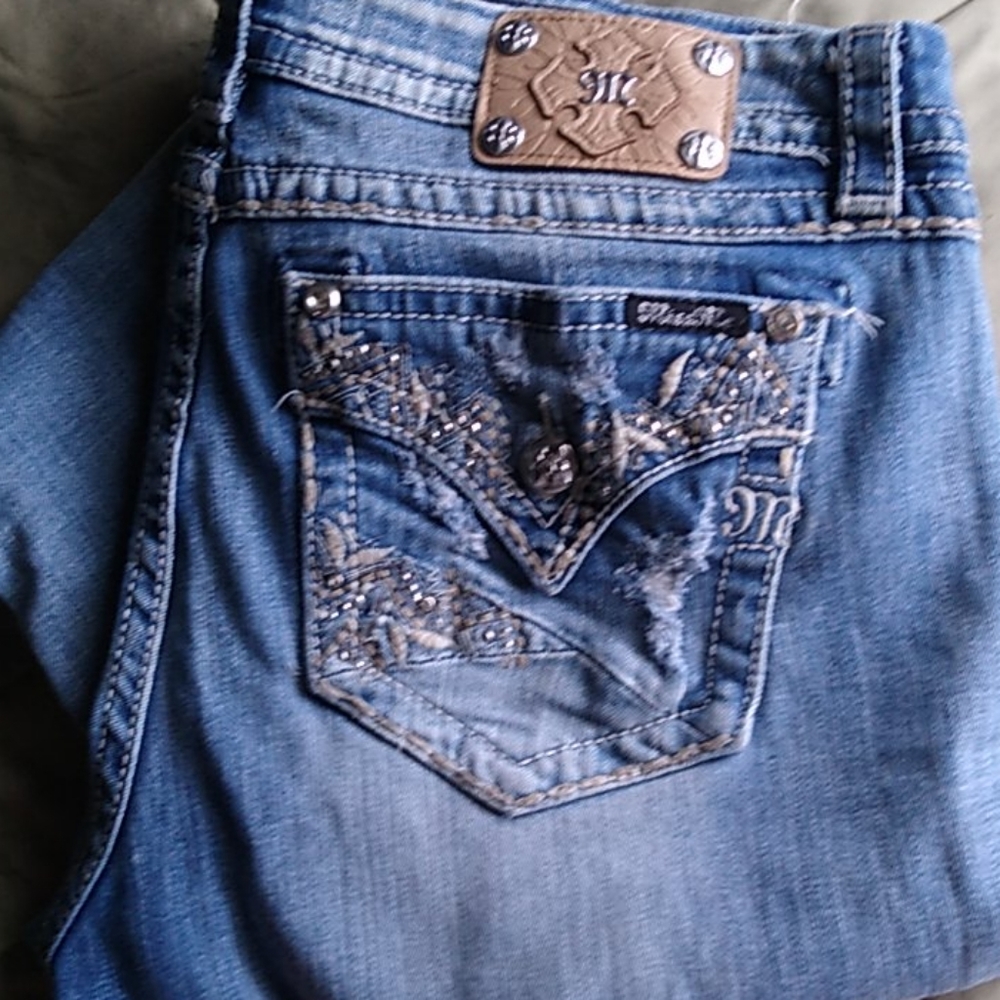 Miss Me mid rise boot cut sz 34